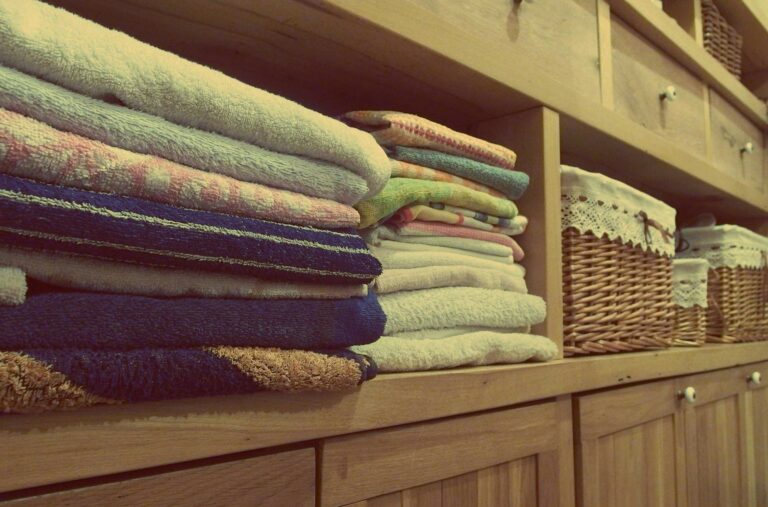 laundry cleaning Image description